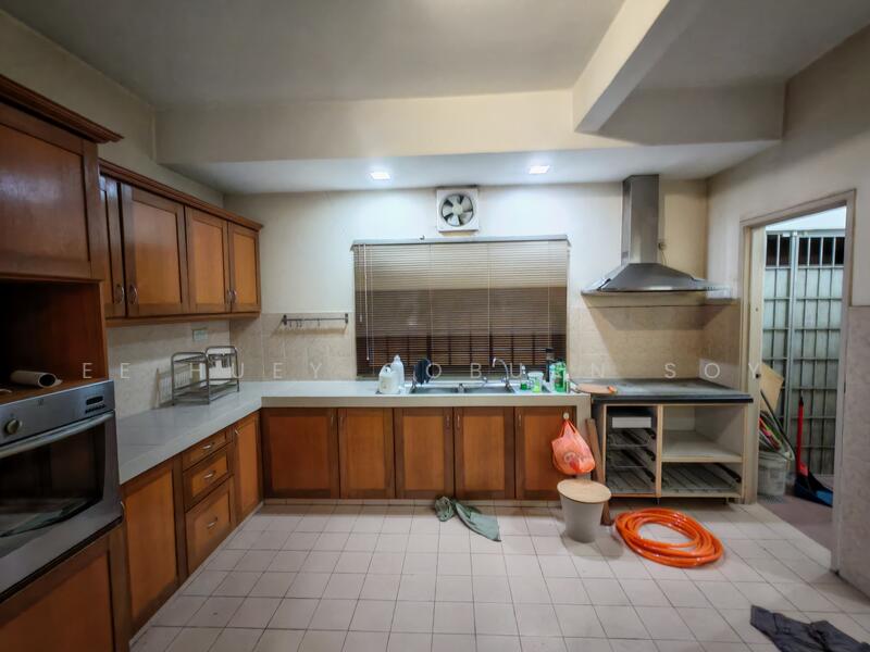 2-storey Terraced House for Sale in Sungai Buloh (Selangor) - Ee Huey Coburn Soy - Kitchen - PropertyGuru.com.my