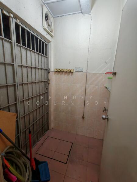 2-storey Terraced House for Sale in Sungai Buloh (Selangor) - Ee Huey Coburn Soy - Entrance - PropertyGuru.com.my