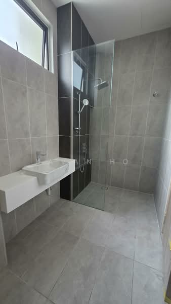 2-storey Terraced House for Sale in Bandar Kinrara (Selangor) - Kavan Ho - Bathroom - PropertyGuru.com.my
