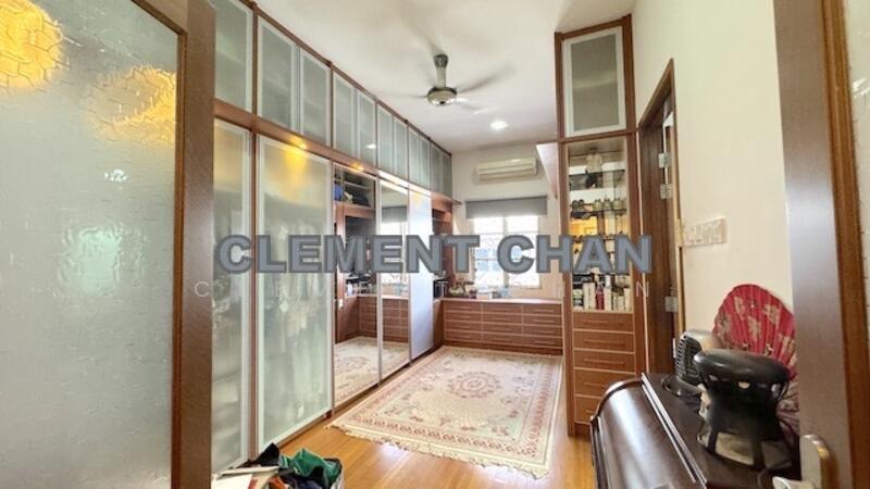 Principal Bedroom Walk In Wardrobe