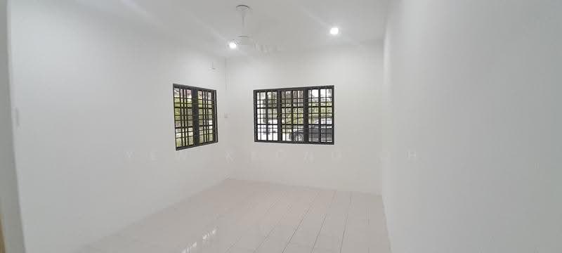 Semi-Detached House for Sale in Ipoh (Perak) - Alex Oh - Master bedroom - PropertyGuru.com.my