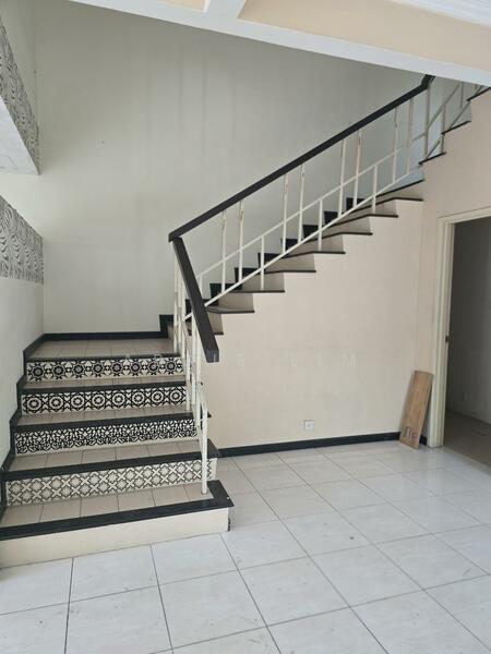 2-storey Terraced House for Sale in Bukit Jelutong (Shah Alam) - Abbie Lim - Stairs - PropertyGuru.com.my