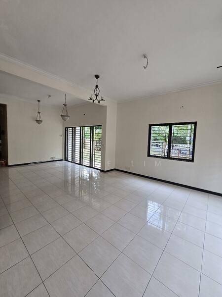 2-storey Terraced House for Sale in Bukit Jelutong (Shah Alam) - Abbie Lim - Living Room - PropertyGuru.com.my