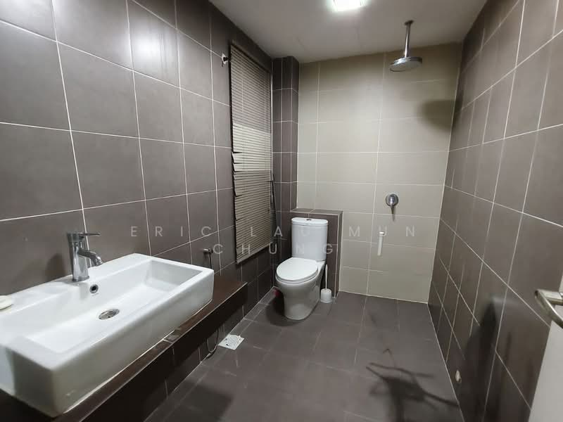 Kondominium untuk Dijual di Atmosfera Kondominium - Eric Lau Mun Chung - Bathroom - PropertyGuru.com.my