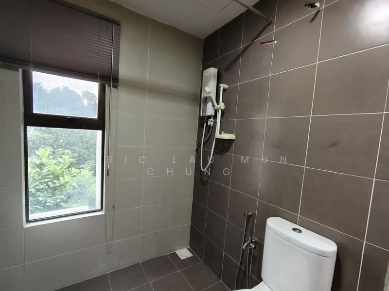 Kondominium untuk Dijual di Atmosfera Kondominium - Eric Lau Mun Chung - Bathroom - PropertyGuru.com.my