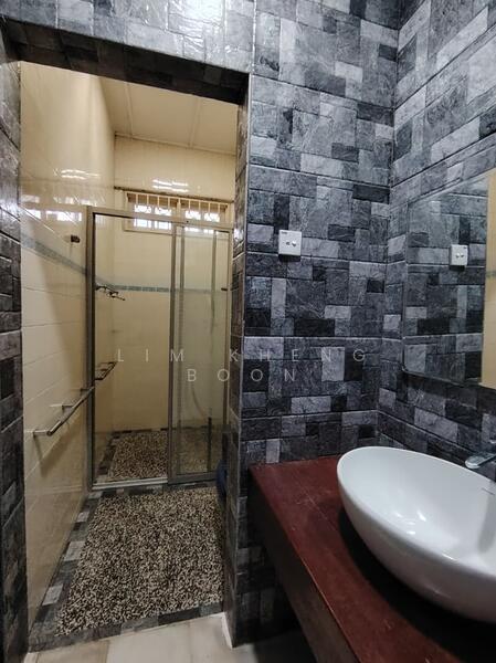 Bathroom 2