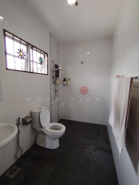 Master Bedroom Bathroom