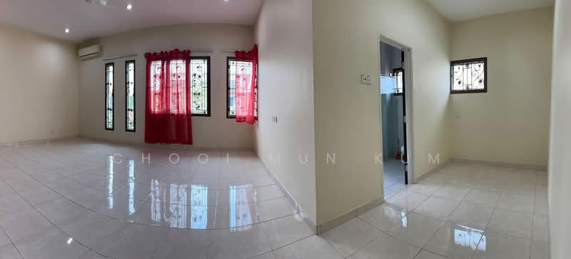 Semi-Detached House for Sale in Seremban 2 (Negeri Sembilan) - Chooi Mun Kum - Master Bedroom (Ensuite) - PropertyGuru.com.my