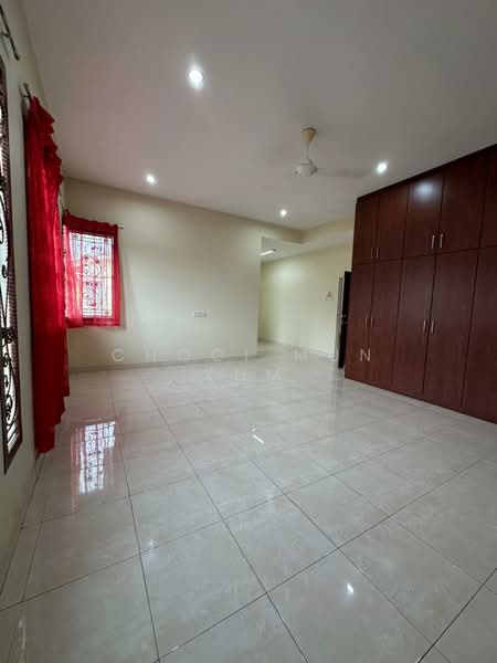 Semi-Detached House for Sale in Seremban 2 (Negeri Sembilan) - Chooi Mun Kum - Master Bedroom - PropertyGuru.com.my