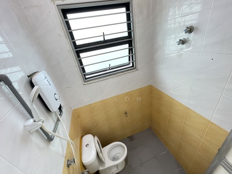 Rumah Banglo untuk Dijual di Selayang Baru (Selayang) - MY Loh - Bathroom - PropertyGuru.com.my