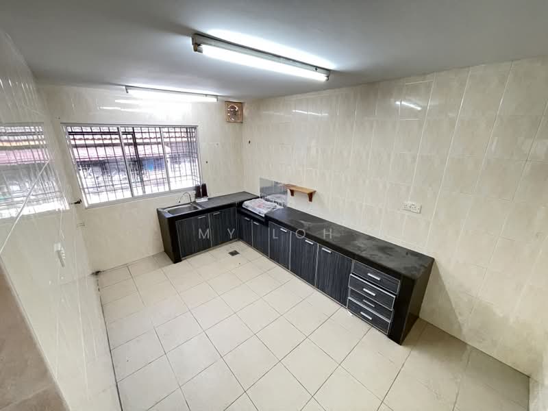 Rumah Bandar untuk Dijual di Templer Suasana (Rawang) - MY Loh - Kitchen - PropertyGuru.com.my