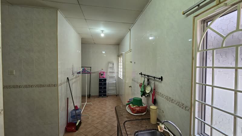 2-storey Terraced House for Sale in Kota Kemuning (Shah Alam) - J J - Kitchen - PropertyGuru.com.my