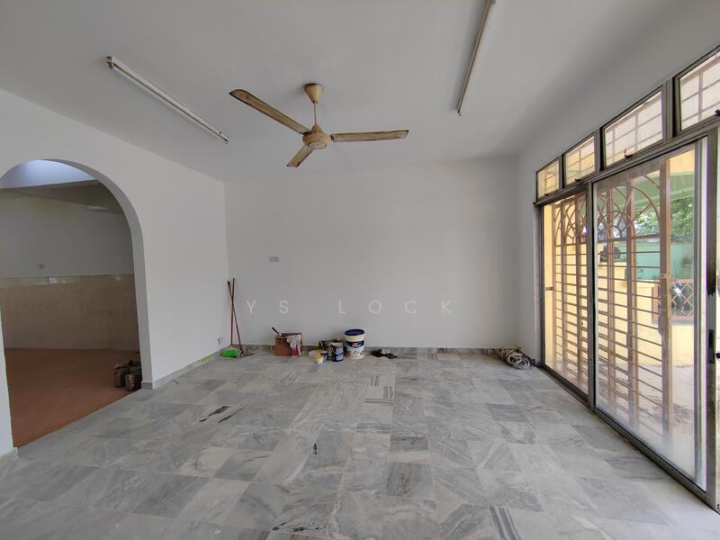Tanah Kediaman untuk Disewa di Taman Seremban Jaya (Rantau) - YS Lock - Living Room - PropertyGuru.com.my