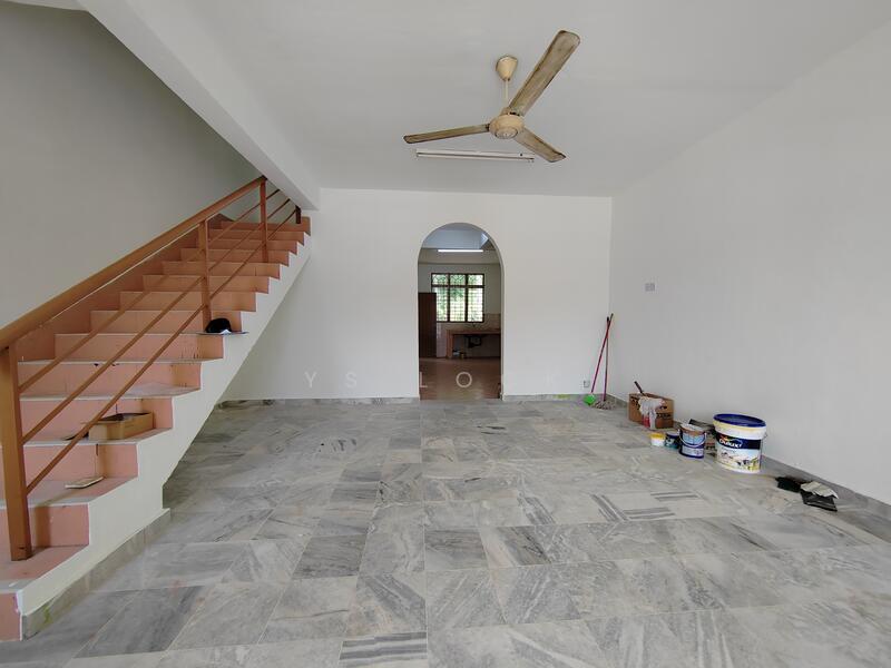 Tanah Kediaman untuk Disewa di Taman Seremban Jaya (Rantau) - YS Lock - Living Room - PropertyGuru.com.my