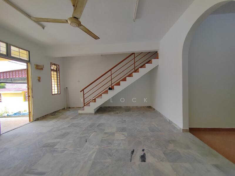 Tanah Kediaman untuk Disewa di Taman Seremban Jaya (Rantau) - YS Lock - Living Room - PropertyGuru.com.my