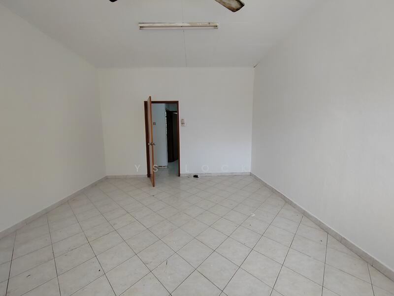 Tanah Kediaman untuk Disewa di Taman Seremban Jaya (Rantau) - YS Lock - Interior - PropertyGuru.com.my