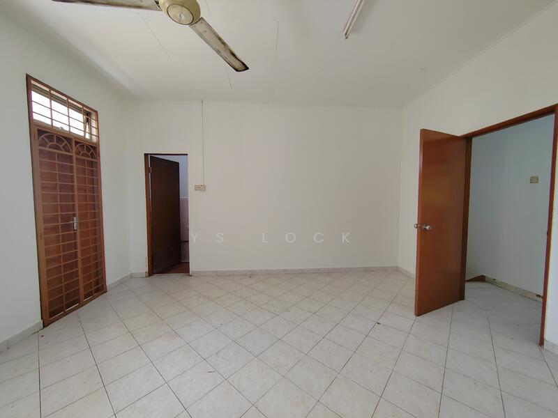 Tanah Kediaman untuk Disewa di Taman Seremban Jaya (Rantau) - YS Lock - Living Room - PropertyGuru.com.my