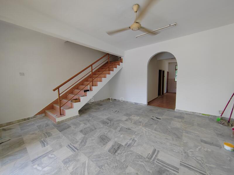 Tanah Kediaman untuk Disewa di Taman Seremban Jaya (Rantau) - YS Lock - Living Room - PropertyGuru.com.my