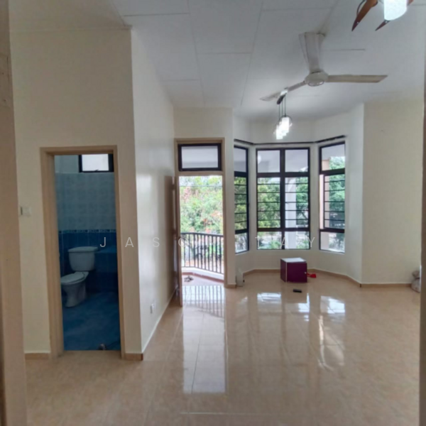 2-storey Terraced House for Sale in Taman Muzaffar Heights (Bukit Katil) - Jason Tay - Master Bedroom - PropertyGuru.com.my