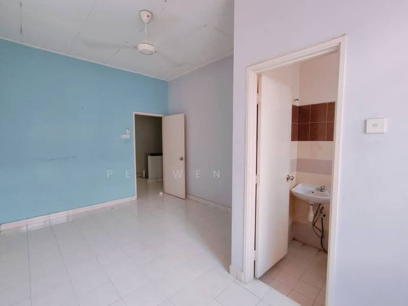 Semi-Detached House for Sale in Bandar Parklands (Klang) - Pei Wen Lim - Living Room - PropertyGuru.com.my