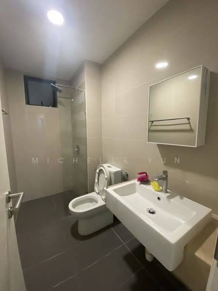 Servis Apartment untuk Disewa di United Point (Residensi Berpadu) - Michelle Yun - Bathroom - PropertyGuru.com.my