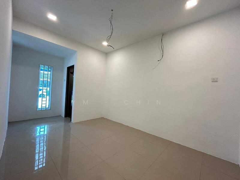 Master with attached bathroom