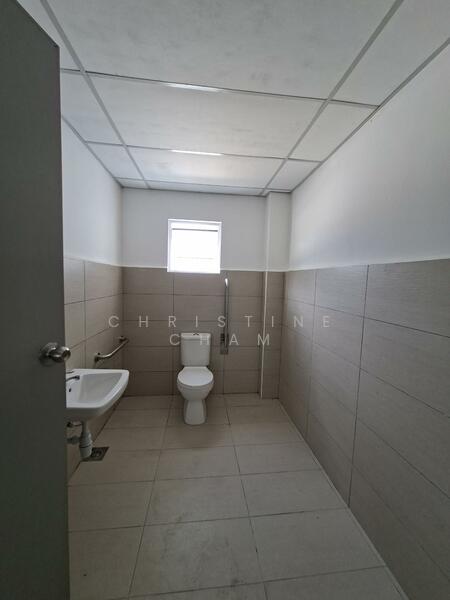 Detached Factory for Sale in Taman Perindustrian Kota Tinggi (Kota Tinggi) - Christine Cham - Bathroom - PropertyGuru.com.my