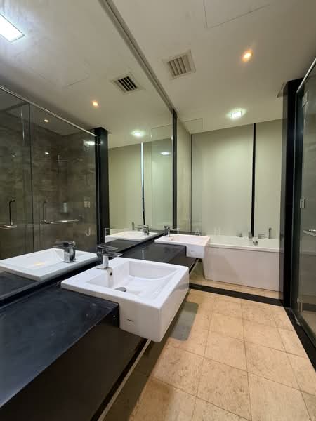 Condominium for Sale at 6 CapSquare - Jeff Tan - Bathroom - PropertyGuru.com.my