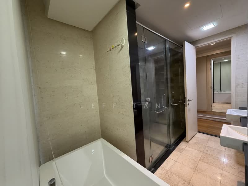 Condominium for Sale at 6 CapSquare - Jeff Tan - Bathroom - PropertyGuru.com.my