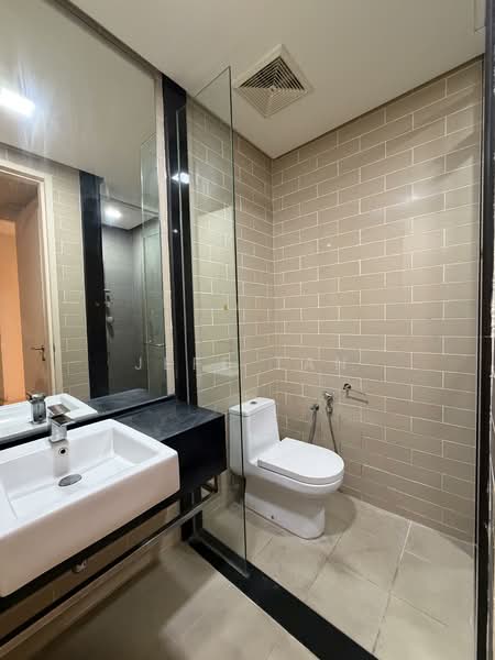 Condominium for Sale at 6 CapSquare - Jeff Tan - Bathroom - PropertyGuru.com.my