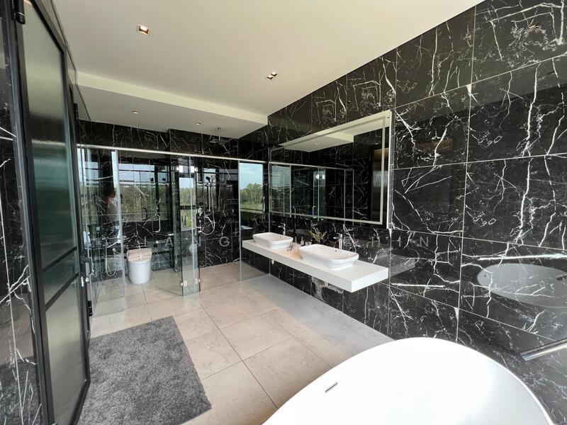Rumah Banglo untuk Dijual di Bandar Gamuda Cove (Dengkil) - Liang Yu Chin - Bathroom - PropertyGuru.com.my