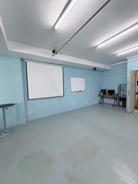 Shop / Office untuk Disewa di Seri Kembangan (Selangor) - Janet Au - Interior - PropertyGuru.com.my