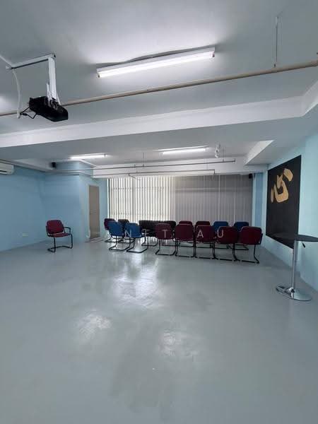 Shop / Office untuk Disewa di Seri Kembangan (Selangor) - Janet Au - Interior - PropertyGuru.com.my