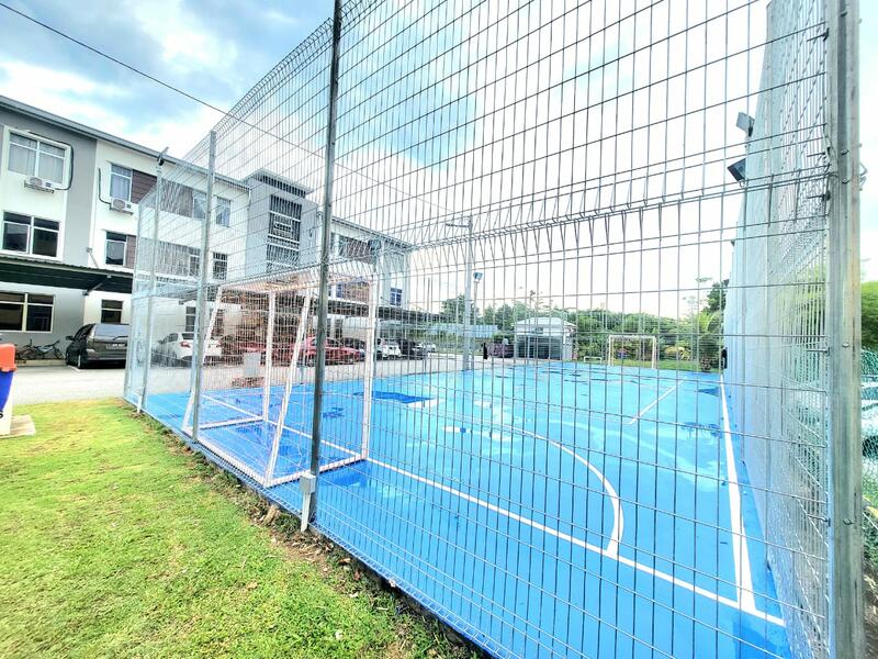 Badminton/Futsal Court