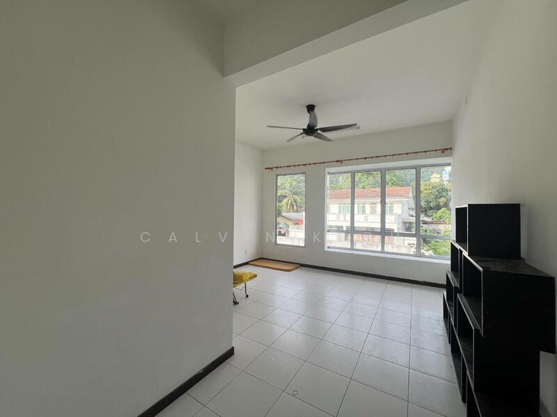Rumah Teres 2-Tingkat untuk Dijual di Teluk Kumbar (Penang) - Calvin Keoh - Living Room - PropertyGuru.com.my