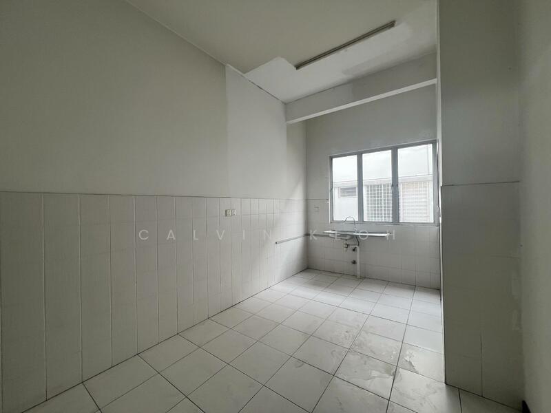 Rumah Teres 2-Tingkat untuk Dijual di Teluk Kumbar (Penang) - Calvin Keoh - Kitchen - PropertyGuru.com.my