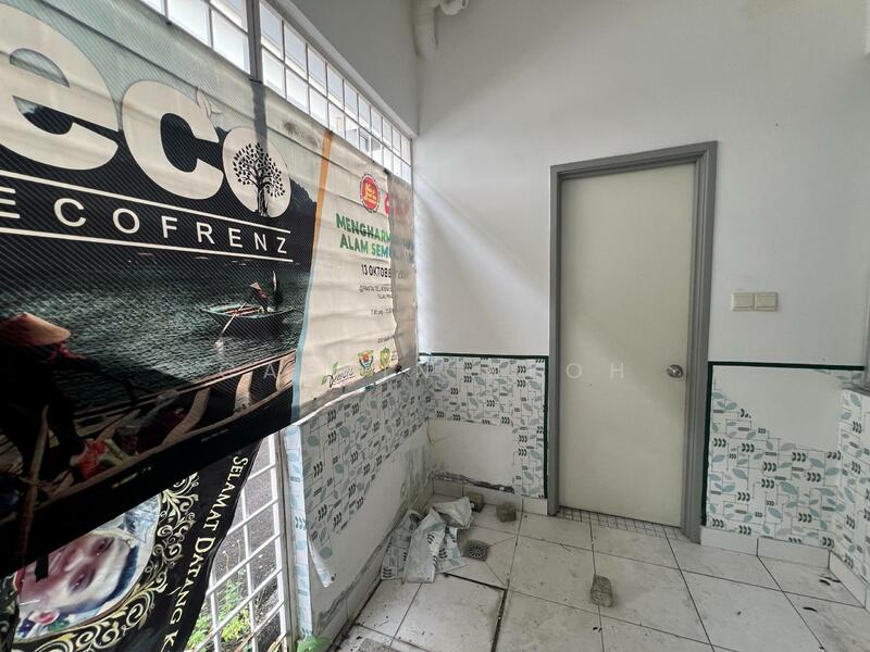Rumah Teres 2-Tingkat untuk Dijual di Teluk Kumbar (Penang) - Calvin Keoh - Bathroom - PropertyGuru.com.my