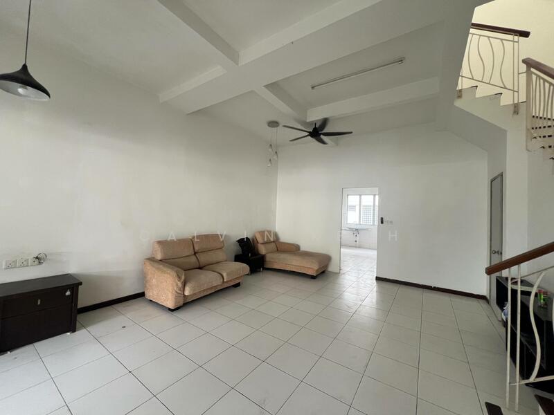 Rumah Teres 2-Tingkat untuk Dijual di Teluk Kumbar (Penang) - Calvin Keoh - Living Room - PropertyGuru.com.my