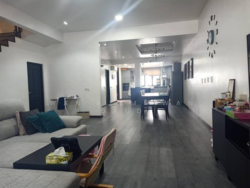 2-storey Terraced House for Sale in Bandar Bukit Raja (Klang) - Wan Azemi Wan Daud - Living Room - PropertyGuru.com.my