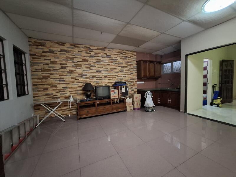 Rumah Teres 3-Tingkat untuk Dijual di Batu Ferringhi (Penang) - John Teh - Living Room - PropertyGuru.com.my