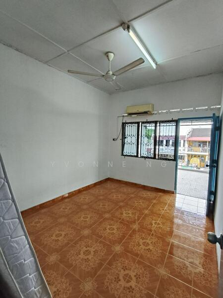 2-storey Terraced House for Rent in Taman Sentosa (Johor Bahru) - Yvonne Ng - Bedroom - PropertyGuru.com.my
