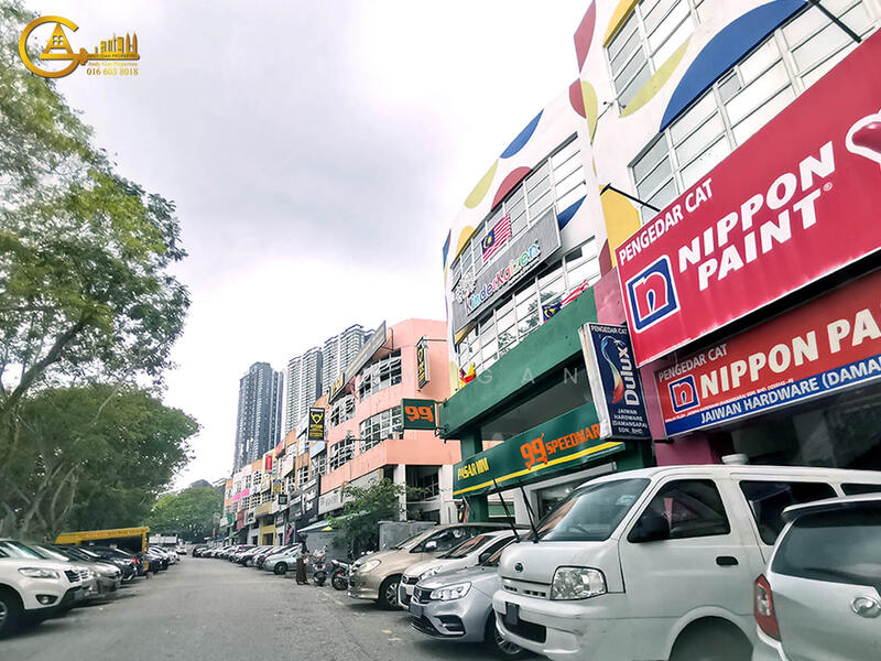 Shops amenities
