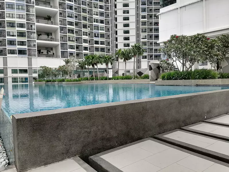 i-SOHO @ i-City untuk Untuk Disewa - RM 1,400 /bulan, Mac 2026 - Pool - PropertyGuru.com.my