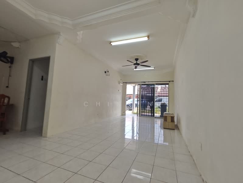 Rumah Teres 1 Tingkat untuk Dijual di Taman Merdeka (Batu Berendam) - CHIN FN - Living Room - PropertyGuru.com.my