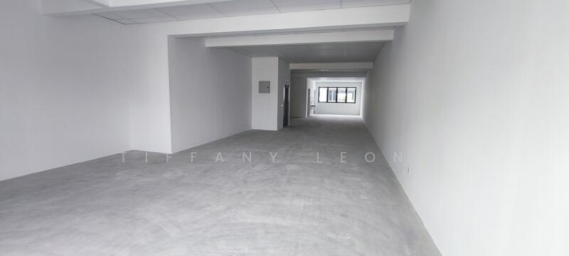 Shop / Office for Rent in Bandar Rimbayu (Telok Panglima Garang) - Tiffany Leong - Corridor - PropertyGuru.com.my
