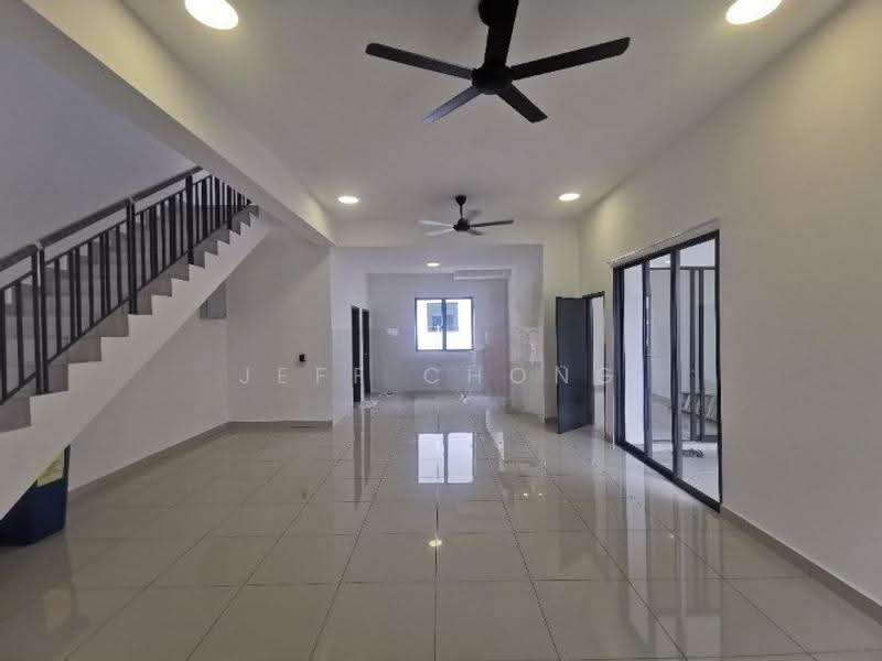 2-storey Terraced House for Rent in Telok Panglima Garang (Selangor) - Jeff Chong - Living Room - PropertyGuru.com.my