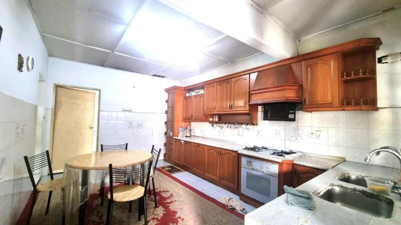 Rumah Banglo untuk Dijual di SS1 (Petaling Jaya) - Nadia Shukri - Kitchen - PropertyGuru.com.my