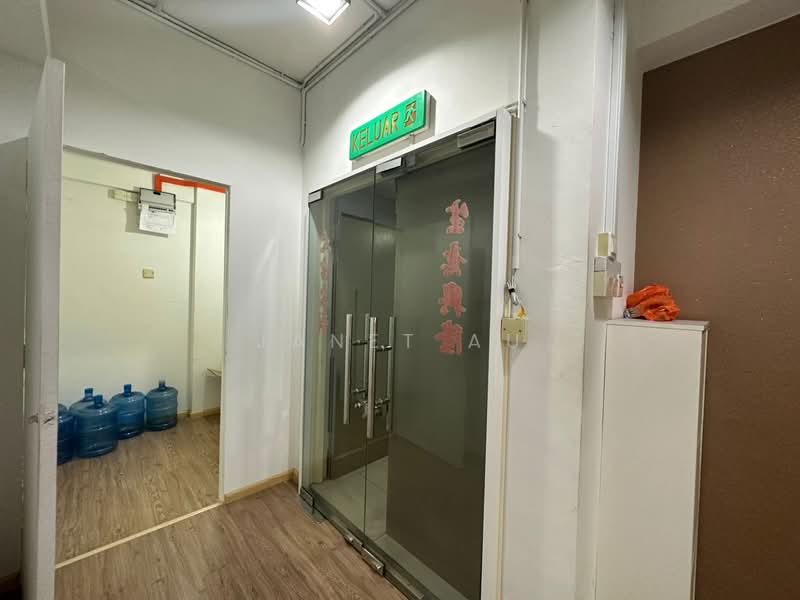 Shop / Office for Rent in Seri Kembangan (Selangor) - Janet Au - Entrance - PropertyGuru.com.my