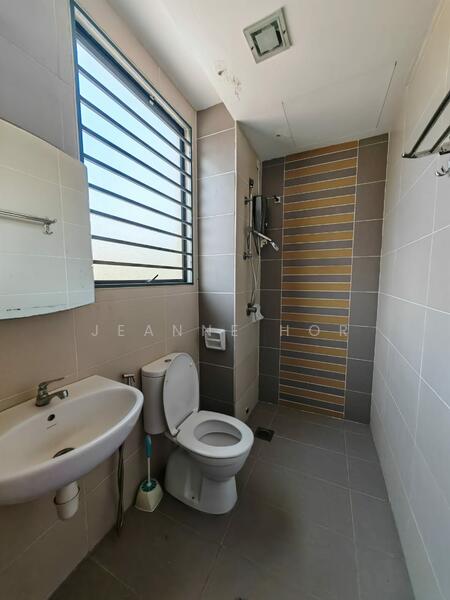 Rumah Bandar untuk Dijual di 16 Sierra (Puchong) - Jeanne Hor - Bathroom - PropertyGuru.com.my
