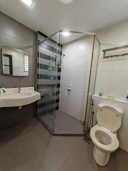 Rumah Bandar untuk Dijual di 16 Sierra (Puchong) - Jeanne Hor - Bathroom - PropertyGuru.com.my
